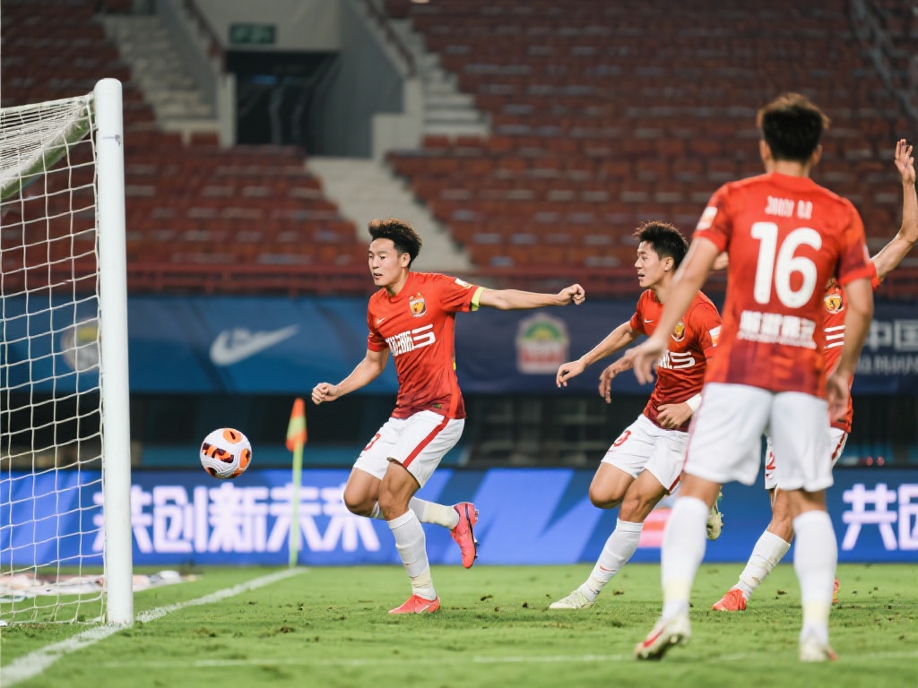 终于来了！广东队“全能内线”横扫对手，杜锋亲自护航！